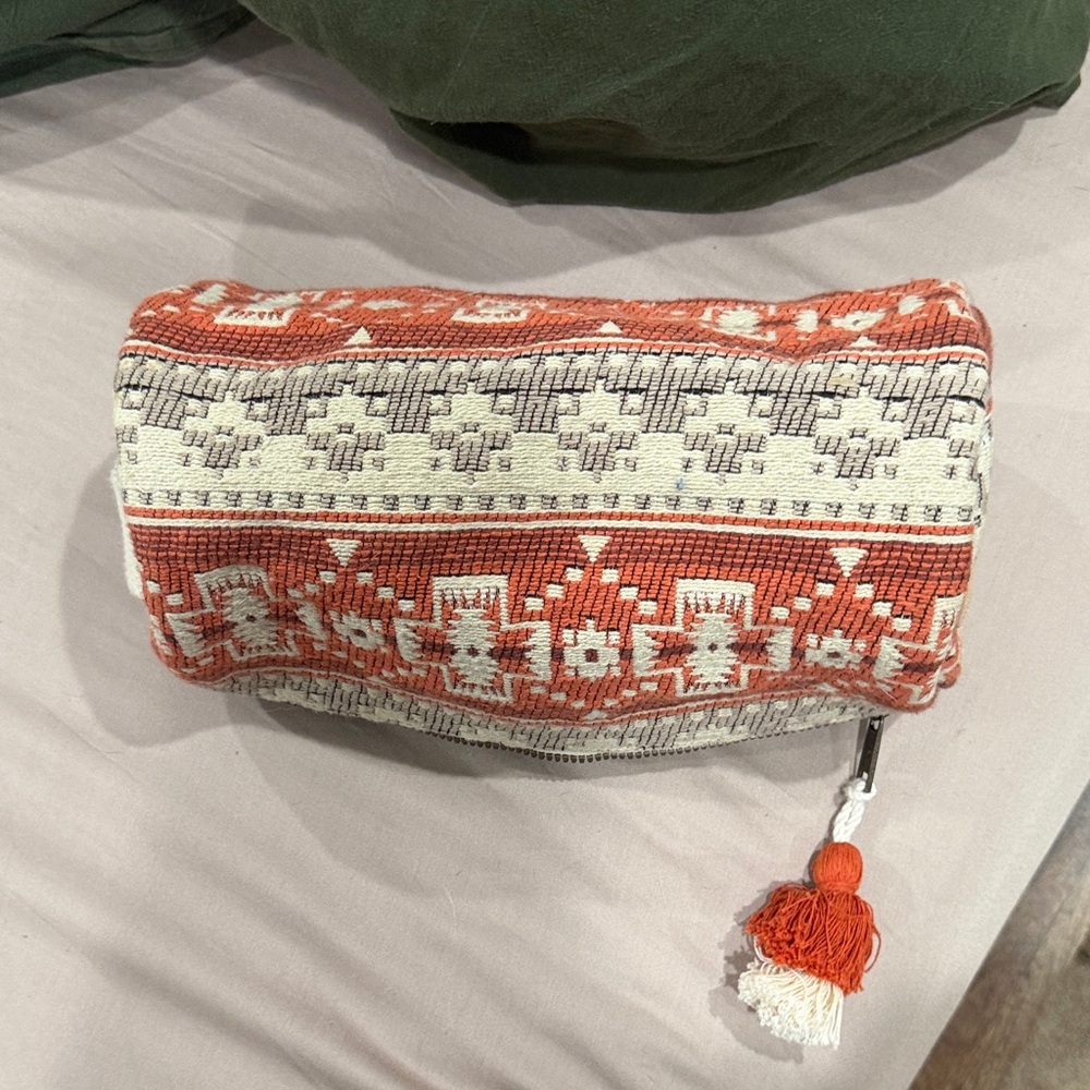 Pendleton Red and Cream Patterned Cosmetic Bag - image 4